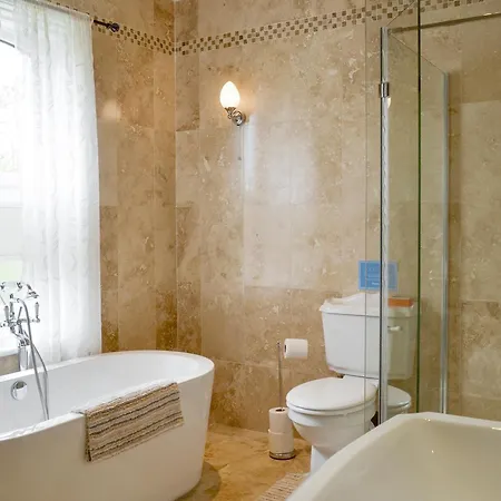 The Gatehouse - Uk2482