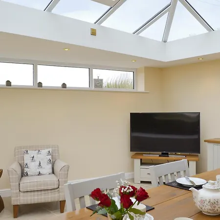 The Gatehouse - Uk2482